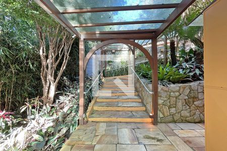 Casa de condomínio à venda com 950m², 4 quartos e 10 vagas Casa de condomínio à venda com 950m², 4 quartos e 10 vagasÁrea externa
