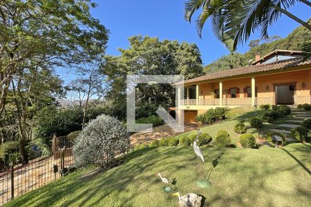 Casa de condomínio à venda com 950m², 4 quartos e 10 vagas Casa de condomínio à venda com 950m², 4 quartos e 10 vagasÁrea externa