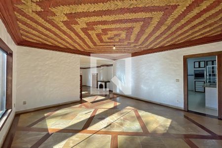 Casa de condomínio à venda com 950m², 4 quartos e 10 vagas Casa de condomínio à venda com 950m², 4 quartos e 10 vagasSala 2