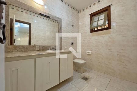 Casa de condomínio à venda com 950m², 4 quartos e 10 vagas Casa de condomínio à venda com 950m², 4 quartos e 10 vagasBanheiro suíte 1