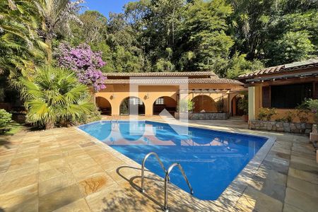 Casa de condomínio à venda com 950m², 4 quartos e 10 vagas Casa de condomínio à venda com 950m², 4 quartos e 10 vagasÁrea externa