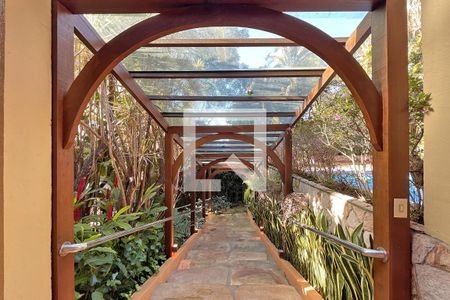 Casa de condomínio à venda com 950m², 4 quartos e 10 vagas Casa de condomínio à venda com 950m², 4 quartos e 10 vagasÁrea externa