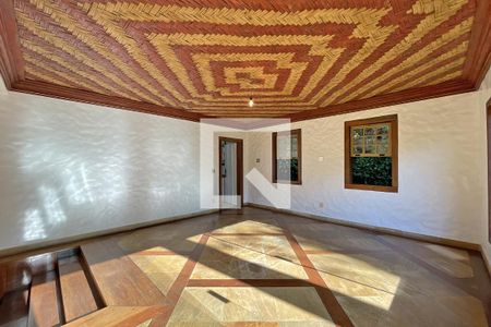 Casa de condomínio à venda com 950m², 4 quartos e 10 vagas Casa de condomínio à venda com 950m², 4 quartos e 10 vagasSala 2