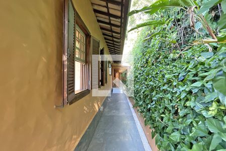 Casa de condomínio à venda com 950m², 4 quartos e 10 vagas Casa de condomínio à venda com 950m², 4 quartos e 10 vagasÁrea externa