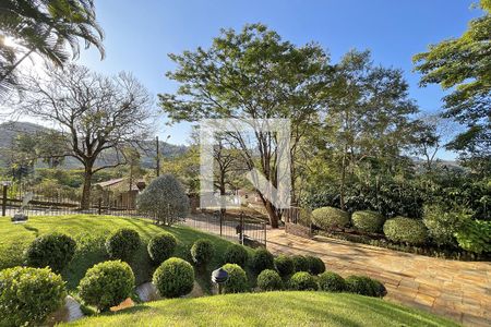 Casa de condomínio à venda com 950m², 4 quartos e 10 vagas Casa de condomínio à venda com 950m², 4 quartos e 10 vagasÁrea externa