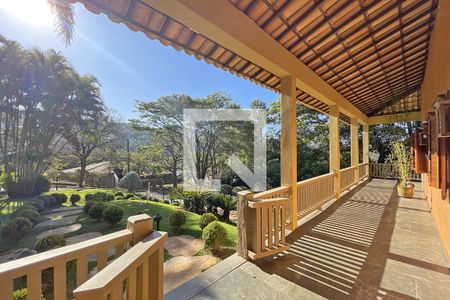 Casa de condomínio à venda com 950m², 4 quartos e 10 vagas Casa de condomínio à venda com 950m², 4 quartos e 10 vagasVaranda