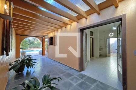 Casa de condomínio à venda com 950m², 4 quartos e 10 vagas Casa de condomínio à venda com 950m², 4 quartos e 10 vagasÁrea externa