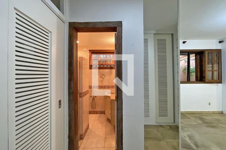 Casa de condomínio à venda com 950m², 4 quartos e 10 vagas Casa de condomínio à venda com 950m², 4 quartos e 10 vagasSuíte 2