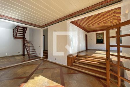 Casa de condomínio à venda com 950m², 4 quartos e 10 vagas Casa de condomínio à venda com 950m², 4 quartos e 10 vagasSala