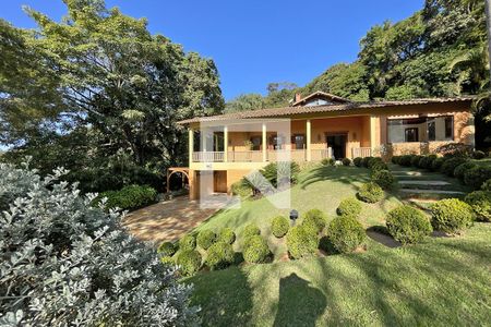Casa de condomínio à venda com 950m², 4 quartos e 10 vagas Casa de condomínio à venda com 950m², 4 quartos e 10 vagasÁrea externa