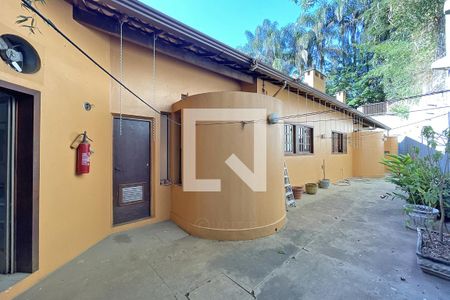 Casa de condomínio à venda com 950m², 4 quartos e 10 vagas Casa de condomínio à venda com 950m², 4 quartos e 10 vagasÁrea externa