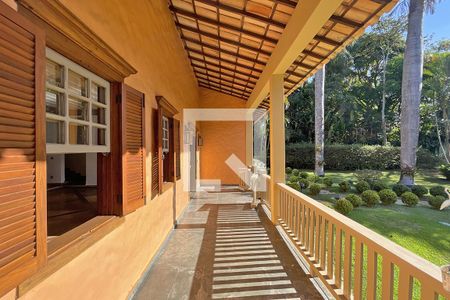 Casa de condomínio à venda com 950m², 4 quartos e 10 vagas Casa de condomínio à venda com 950m², 4 quartos e 10 vagasVaranda