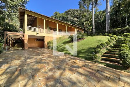 Casa de condomínio à venda com 950m², 4 quartos e 10 vagas Casa de condomínio à venda com 950m², 4 quartos e 10 vagasÁrea externa