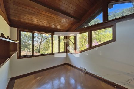 Casa de condomínio à venda com 950m², 4 quartos e 10 vagas Casa de condomínio à venda com 950m², 4 quartos e 10 vagasMezanino