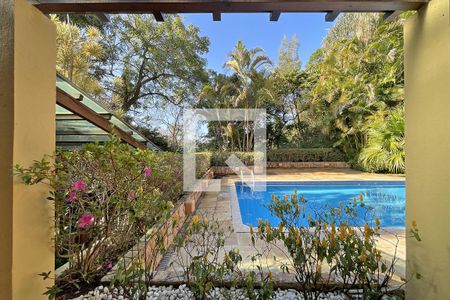 Casa de condomínio à venda com 950m², 4 quartos e 10 vagas Casa de condomínio à venda com 950m², 4 quartos e 10 vagasÁrea externa