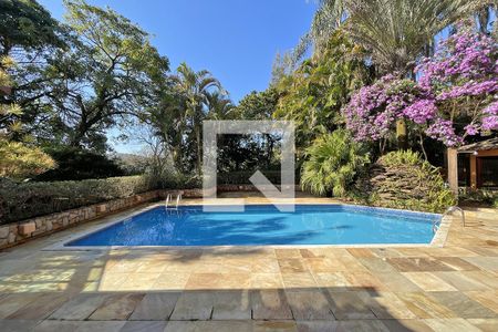 Casa de condomínio à venda com 950m², 4 quartos e 10 vagas Casa de condomínio à venda com 950m², 4 quartos e 10 vagasÁrea externa
