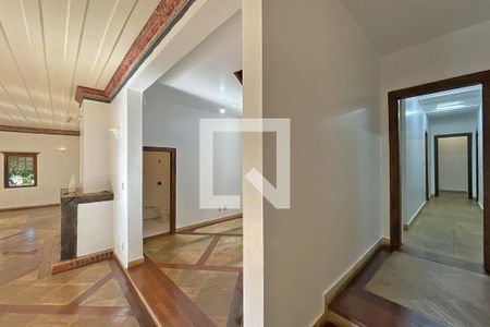 Casa de condomínio à venda com 950m², 4 quartos e 10 vagas Casa de condomínio à venda com 950m², 4 quartos e 10 vagasCorredor