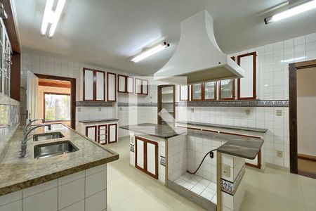 Casa de condomínio à venda com 950m², 4 quartos e 10 vagas Casa de condomínio à venda com 950m², 4 quartos e 10 vagasCozinha