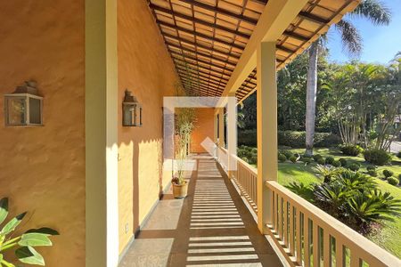 Casa de condomínio à venda com 950m², 4 quartos e 10 vagas Casa de condomínio à venda com 950m², 4 quartos e 10 vagasVaranda