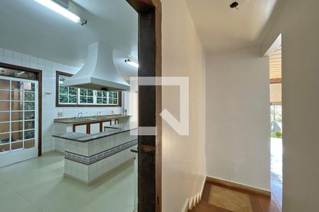 Casa de condomínio à venda com 950m², 4 quartos e 10 vagas Casa de condomínio à venda com 950m², 4 quartos e 10 vagasCorredor