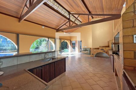 Casa de condomínio à venda com 950m², 4 quartos e 10 vagas Casa de condomínio à venda com 950m², 4 quartos e 10 vagasSalão de festas