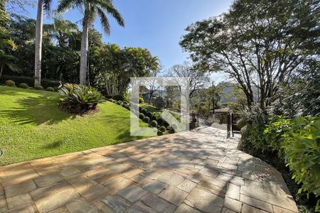 Casa de condomínio à venda com 950m², 4 quartos e 10 vagas Casa de condomínio à venda com 950m², 4 quartos e 10 vagasÁrea externa