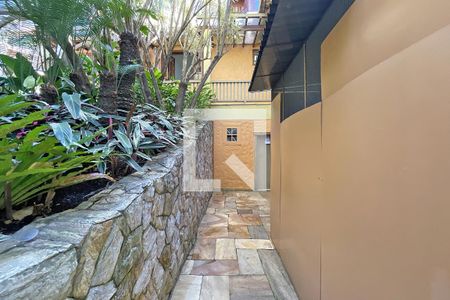 Casa de condomínio à venda com 950m², 4 quartos e 10 vagas Casa de condomínio à venda com 950m², 4 quartos e 10 vagasÁrea externa