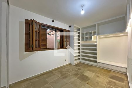 Casa de condomínio à venda com 950m², 4 quartos e 10 vagas Casa de condomínio à venda com 950m², 4 quartos e 10 vagasSuíte 2