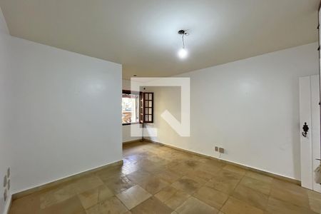 Casa de condomínio à venda com 950m², 4 quartos e 10 vagas Casa de condomínio à venda com 950m², 4 quartos e 10 vagasSuíte 4