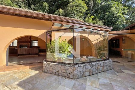 Casa de condomínio à venda com 950m², 4 quartos e 10 vagas Casa de condomínio à venda com 950m², 4 quartos e 10 vagasÁrea externa