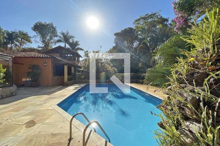 Casa de condomínio à venda com 950m², 4 quartos e 10 vagas Casa de condomínio à venda com 950m², 4 quartos e 10 vagasÁrea externa