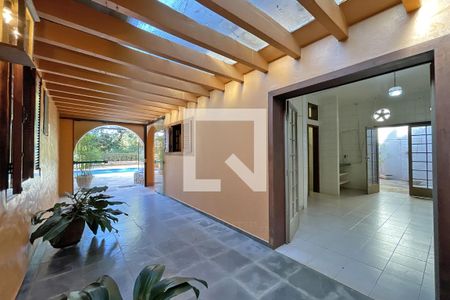 Casa de condomínio à venda com 950m², 4 quartos e 10 vagas Casa de condomínio à venda com 950m², 4 quartos e 10 vagasÁrea externa