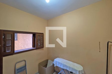 Casa de condomínio à venda com 950m², 4 quartos e 10 vagas Casa de condomínio à venda com 950m², 4 quartos e 10 vagasQuarto de serviço