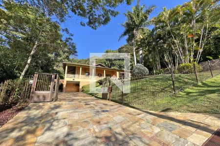 Casa de condomínio à venda com 950m², 4 quartos e 10 vagas Casa de condomínio à venda com 950m², 4 quartos e 10 vagasÁrea externa