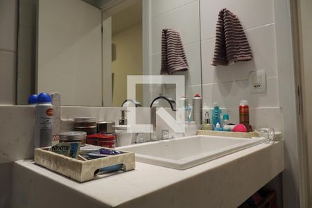 Apartamento à venda com 80m², 2 quartos e 1 vagaBanheiro da Suíte 