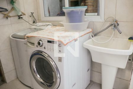 Casa à venda com 134m², 3 quartos e 2 vagas Casa à venda com 134m², 3 quartos e 2 vagasÁrea de Serviço