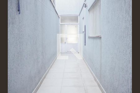 Casa à venda com 134m², 3 quartos e 2 vagas Casa à venda com 134m², 3 quartos e 2 vagasCorredor