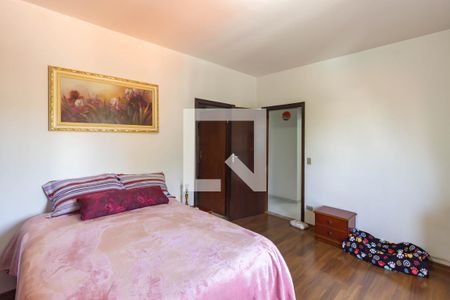 Casa à venda com 287m², 6 quartos e 5 vagas Casa à venda com 287m², 6 quartos e 5 vagasQuarto 4