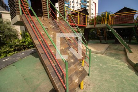 Apartamento para alugar com 65m², 2 quartos e 1 vaga Apartamento para alugar com 65m², 2 quartos e 1 vagaÁrea comum - Playground