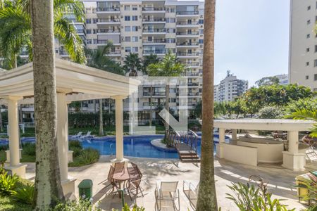 Apartamento para alugar com 65m², 2 quartos e 1 vaga Apartamento para alugar com 65m², 2 quartos e 1 vagaÁrea comum - Piscina