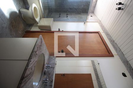 Apartamento para alugar com 240m², 5 quartos e 2 vagasBanheiro da Suite 2