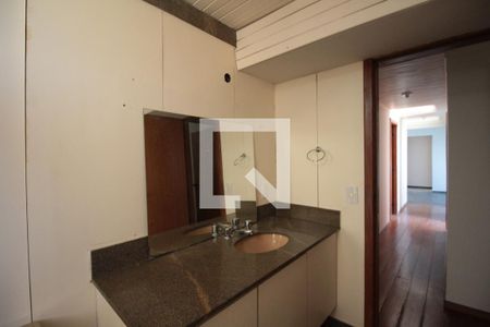 Apartamento para alugar com 240m², 5 quartos e 2 vagasBanheiro Social