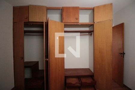 Apartamento para alugar com 240m², 5 quartos e 2 vagasQuarto 2