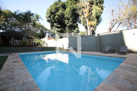 Apartamento para alugar com 240m², 5 quartos e 2 vagasPiscina