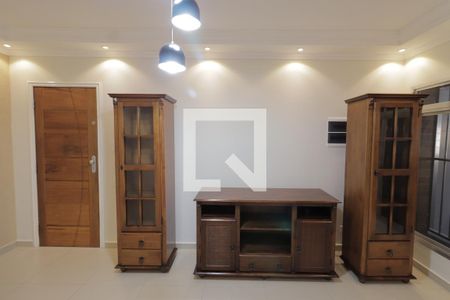 Sala de casa para alugar com 3 quartos, 200m² em Jardim Santo Elias, São Paulo