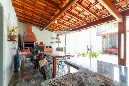 Casa à venda com 273m², 4 quartos e 3 vagasChurrasqueira