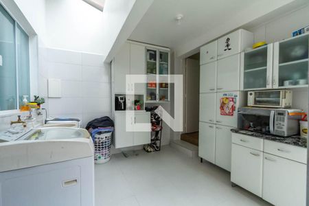 Casa à venda com 273m², 4 quartos e 3 vagasÁrea de Serviço