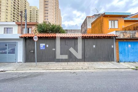 Casa à venda com 273m², 4 quartos e 3 vagasFachada