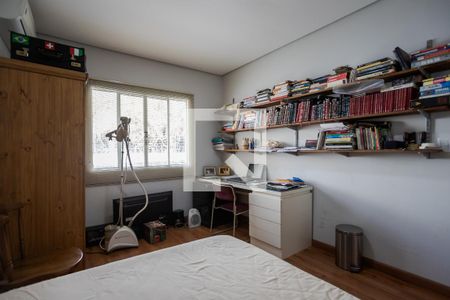 Quarto 2 de casa para alugar com 2 quartos, 90m² em Passo da Areia, Porto Alegre