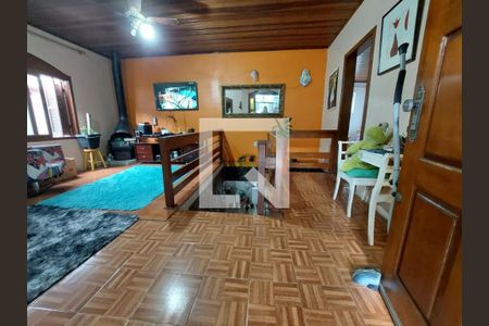Casa à venda com 5 quartos, 250m² em Teresópolis, Porto Alegre